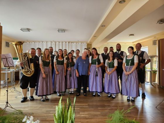 Bezirksmusikfest Oberhaag / Geburtstagsgratulation Frau Marchel